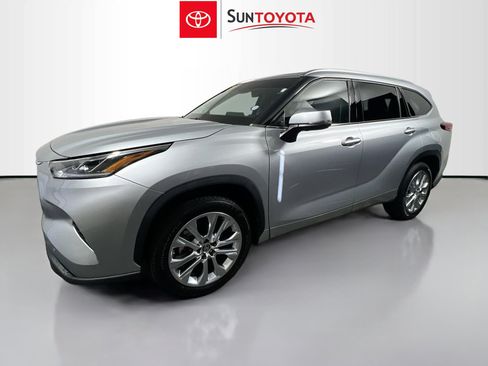 Used 2023 Toyota Highlander Limited image 9