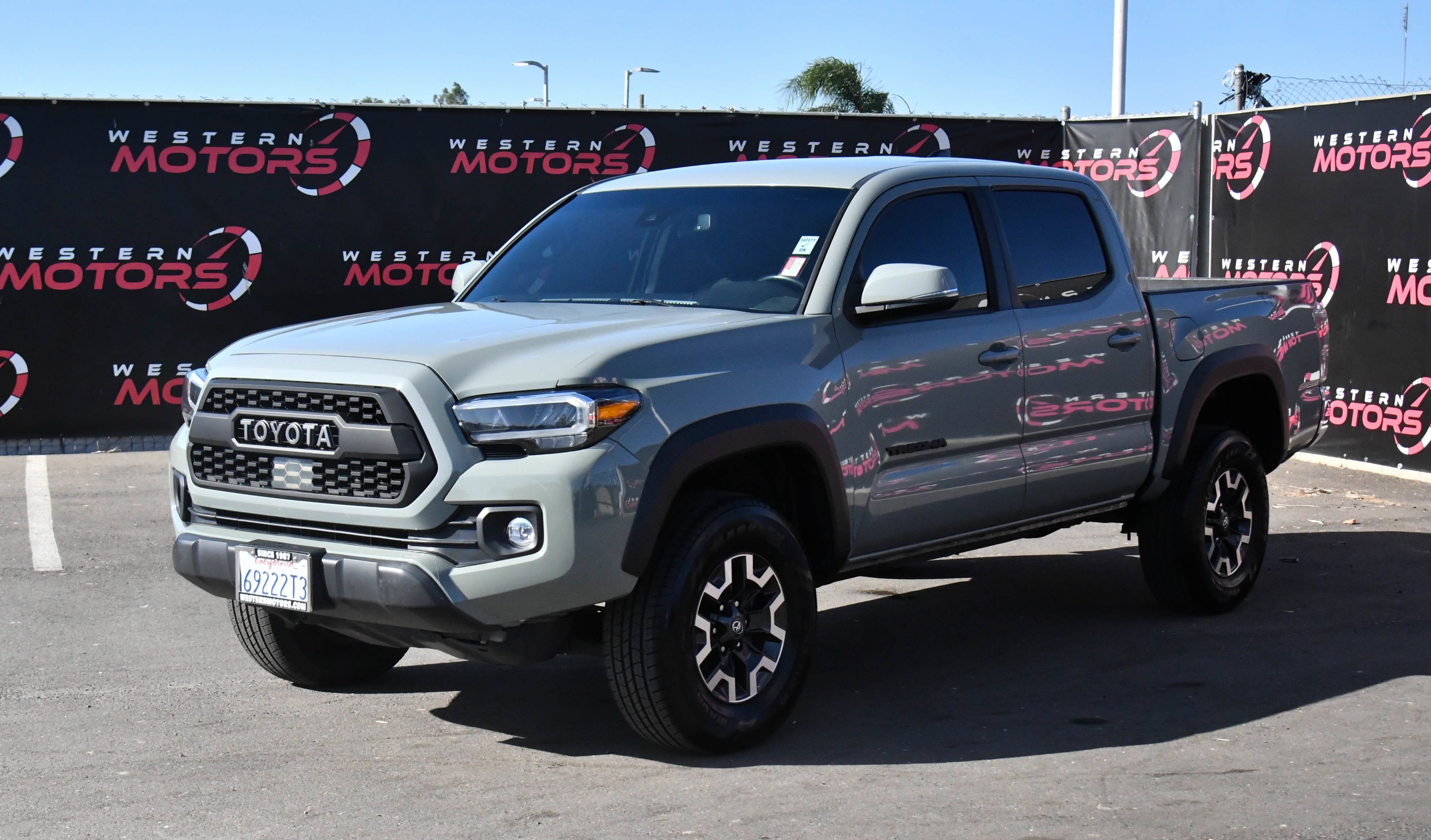 Used 2023 Toyota Tacoma TRD Off-Road RWD image 3