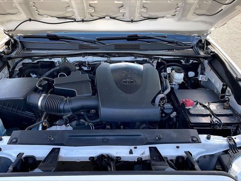 Used 2023 Toyota Tacoma SR5 w/ Technology Package AWD/4WD image 36