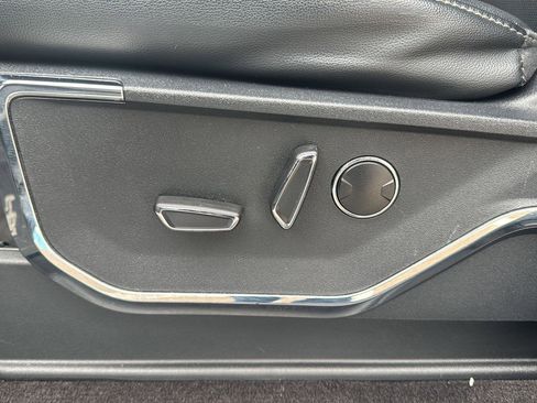 Used 2021 Ford F150 Lariat w/ Equipment Group 502A High image 12