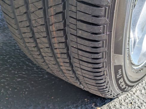 New 2025 Jeep Grand Cherokee Limited image 12