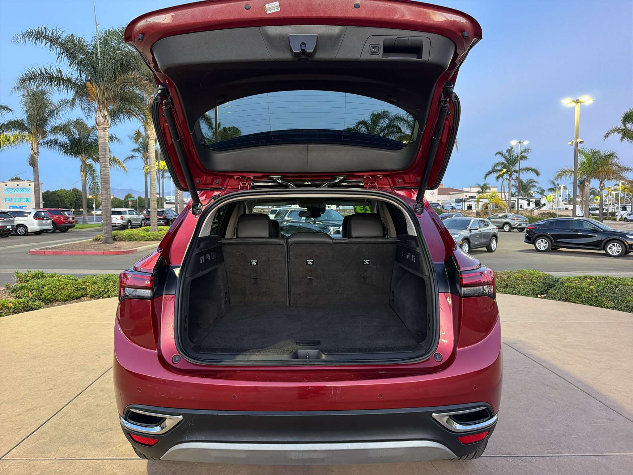 Used 2023 Buick Envision Essence FWD image 18