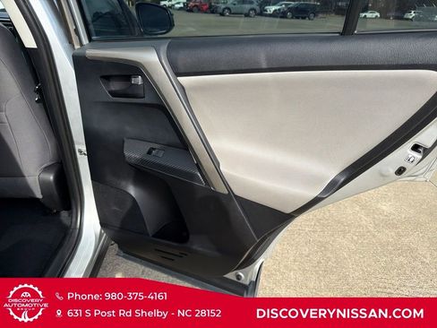 Used 2014 Toyota RAV4 LE image 33