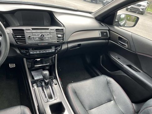Used 2017 Honda Accord Sport Special Edition image 13