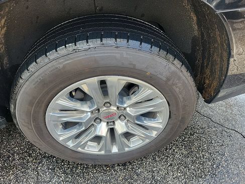 Used 2025 GMC Yukon Denali AWD/4WD image 20