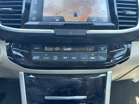 Used 2016 Honda Accord EX-L image 26
