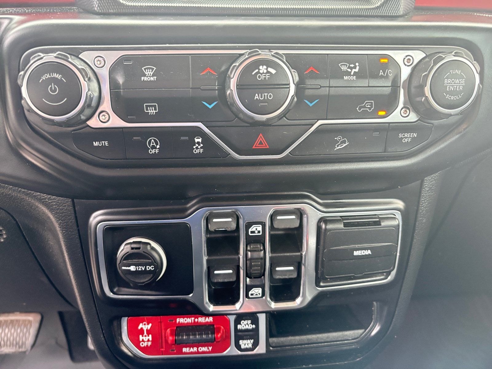 Used 2021 Jeep Wrangler Unlimited Rubicon AWD/4WD image 19