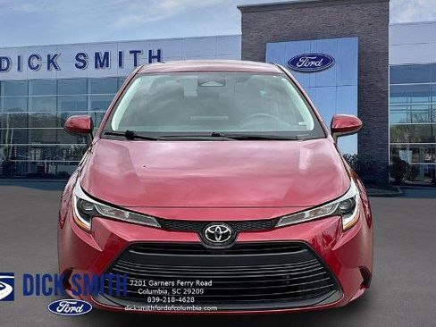 Used 2025 Toyota Corolla LE FWD image 2