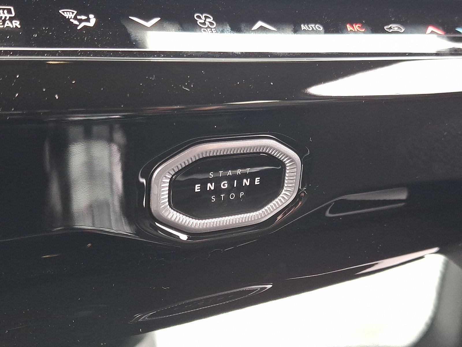 New 2026 Jeep Grand Cherokee Limited AWD/4WD image 14