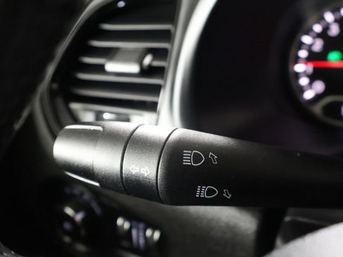 Used 2018 Jeep Renegade Altitude FWD image 37