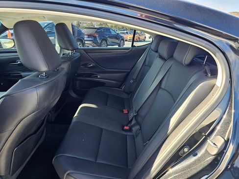 Used 2022 Lexus ES 300h w/ Premium Package FWD image 16