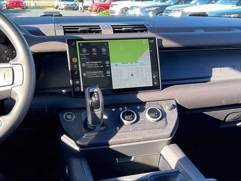 Used 2025 Land Rover Defender 110 S image 9