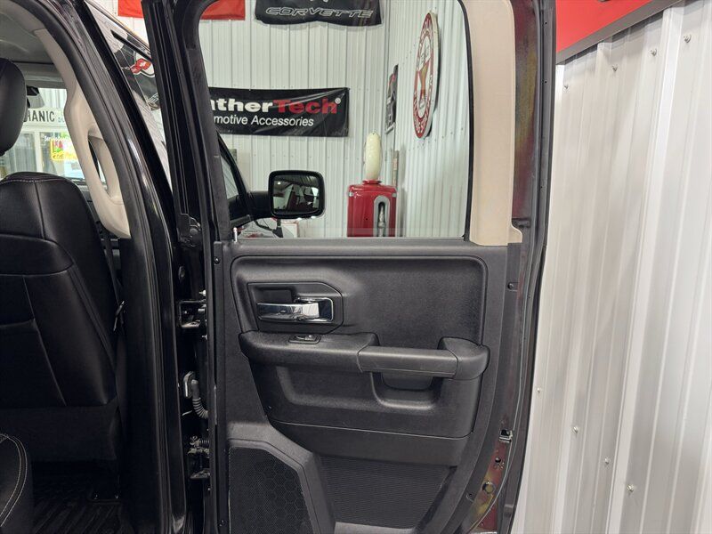Used 2016 RAM 1500 Laramie w/ Convenience Group AWD/4WD image 27