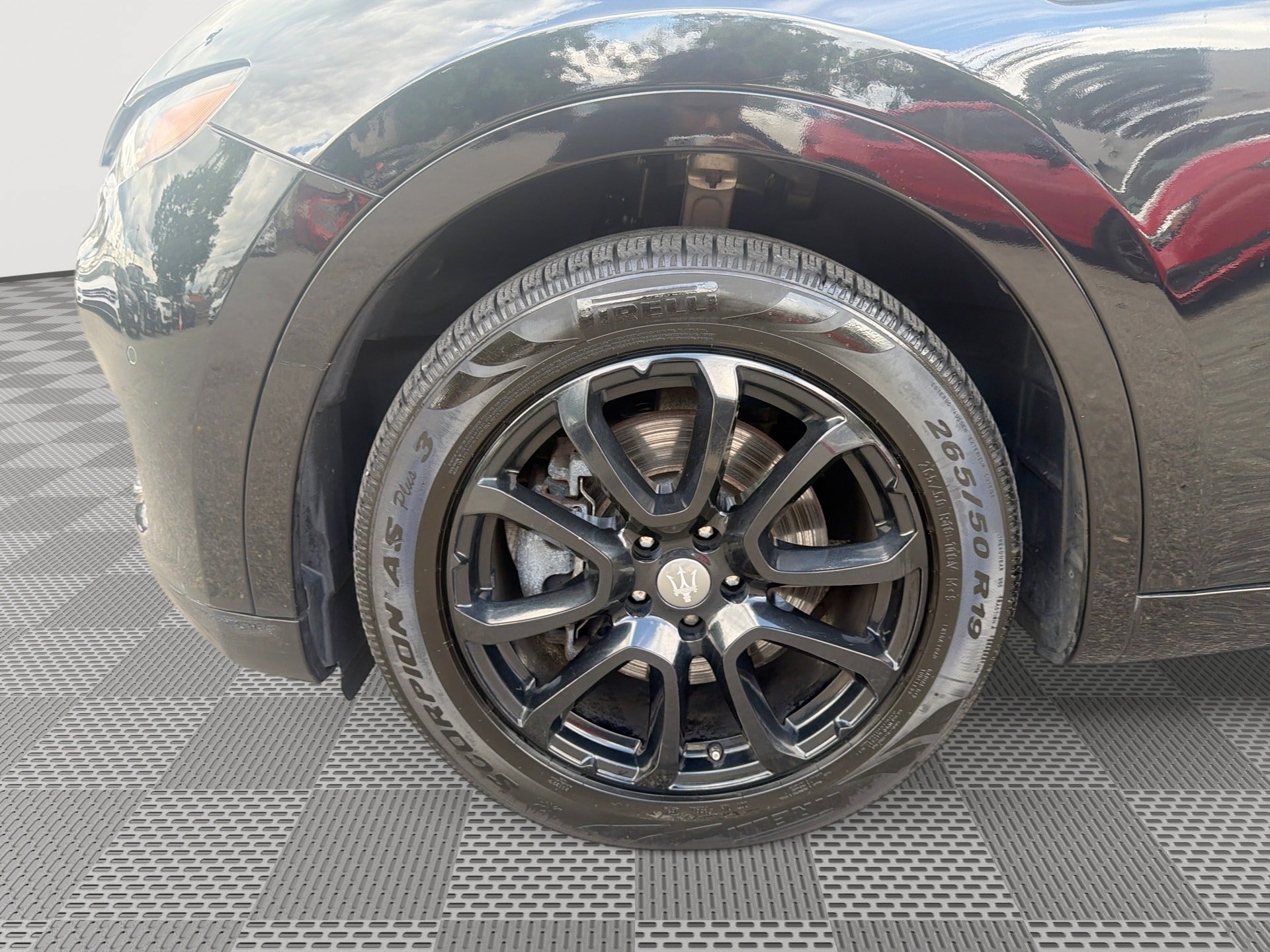 Used 2019 Maserati Levante AWD/4WD image 19