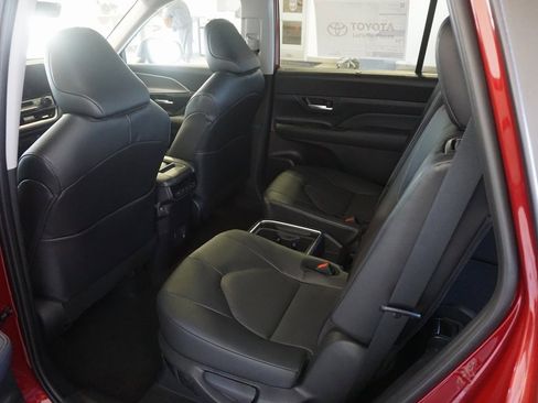 New 2026 Toyota Grand Highlander XLE image 24