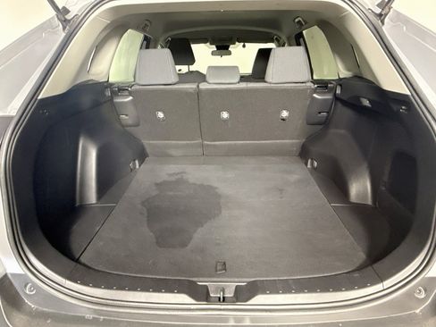 Used 2021 Toyota RAV4 LE FWD image 31