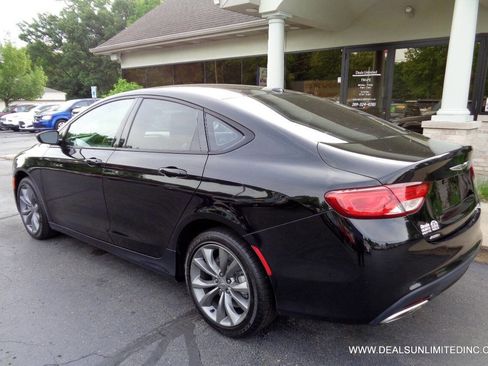 Used 2015 Chrysler 200 S w/ Comfort Group AWD/4WD image 4