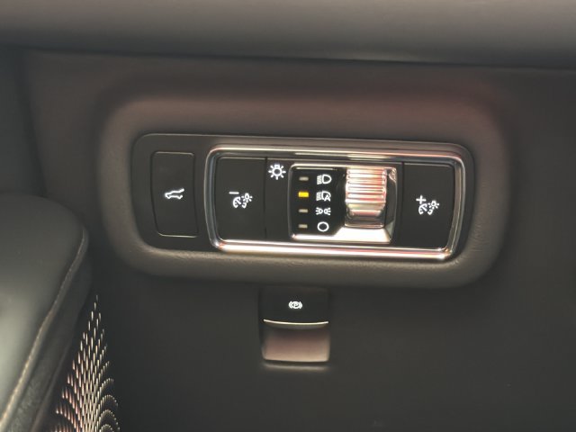 Used 2026 Lincoln Nautilus Reserve AWD/4WD image 15