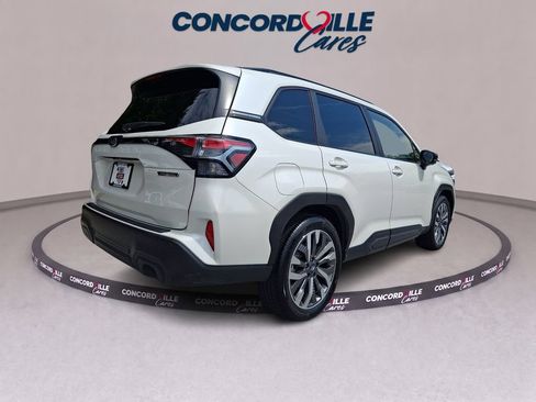 Used 2025 Subaru Forester Touring AWD/4WD image 7