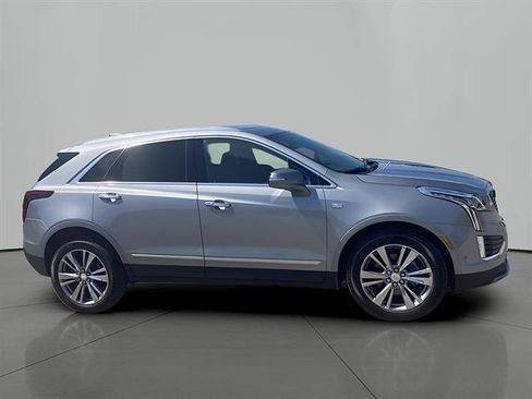 Certified 2025 Cadillac XT5 Premium Luxury w/ Technology Package AWD/4WD image 6
