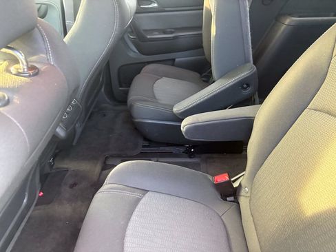 Used 2015 Chevrolet Traverse LT w/ Style and Technology Package FWD image 10