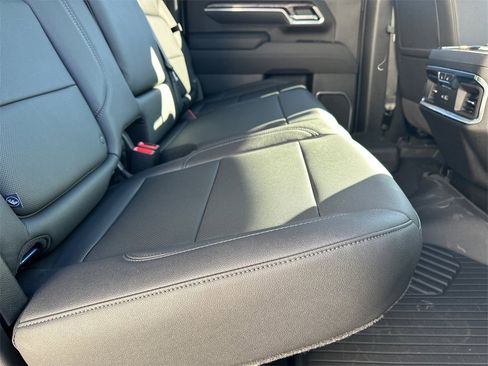 Used 2025 Chevrolet Silverado 2500 LTZ w/ LTZ Premium Package image 16