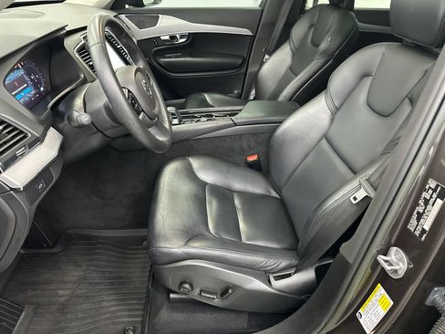Used 2023 Volvo XC90 B5 Core w/ Protection Package Premier AWD/4WD image 9