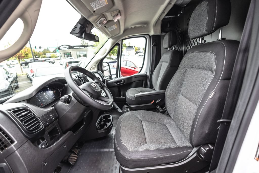 Used 2025 RAM ProMaster 2500 w/ U-Haul Equipment Group FWD image 17