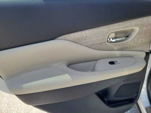 Certified 2022 Nissan Murano SL FWD image 14