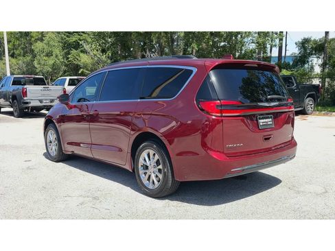 Used 2022 Chrysler Pacifica Touring-L AWD/4WD image 7