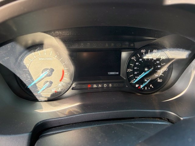 Used 2016 Ford Explorer XLT FWD image 2