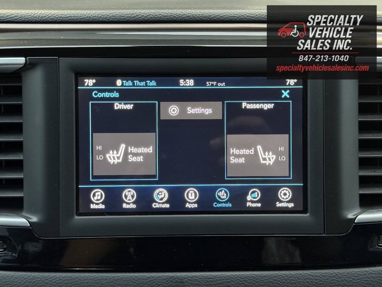 Used 2018 Chrysler Pacifica Touring-L FWD image 38