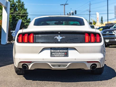Used 2017 Ford Mustang Coupe RWD image 8