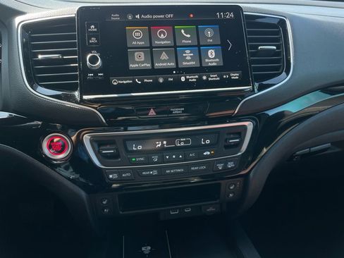 Certified 2025 Honda Ridgeline Black Edition image 18