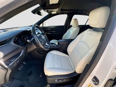 Used 2020 Cadillac XT4 Sport w/ Cold Weather Package image 22