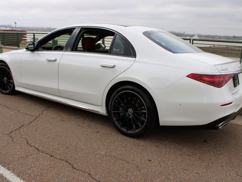 Used 2025 Mercedes-Benz S 580 4MATIC Sedan w/ AMG Line Package image 7