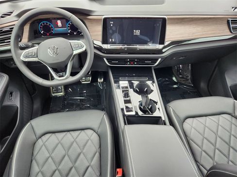 New 2025 Volkswagen Atlas SEL Premium R-Line image 2