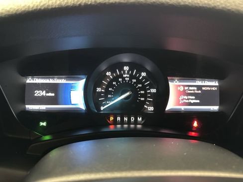 Used 2017 Ford Expedition XLT w/ Equipment Group 202A AWD/4WD image 16