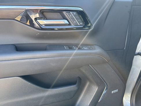 Used 2025 Chevrolet Tahoe Premier image 13