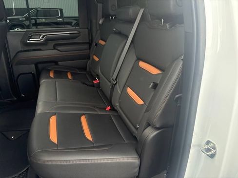 Used 2024 GMC Sierra 2500 AT4 w/ AT4 Premium Plus Package AWD/4WD image 10