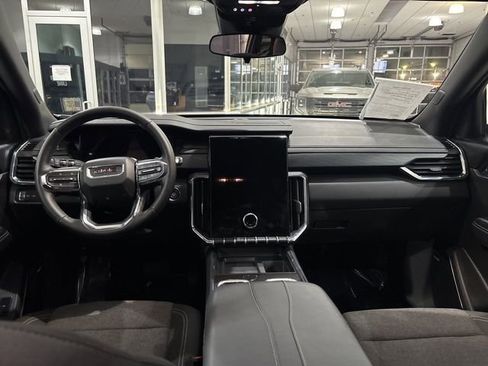 Used 2025 GMC Acadia Elevation image 25