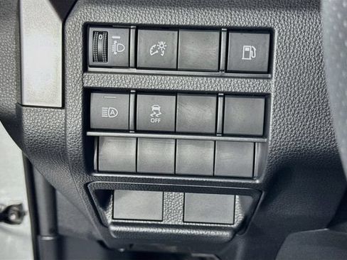 Certified 2025 Toyota 4Runner SR5 AWD/4WD image 11