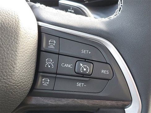 New 2025 Jeep Grand Cherokee L Limited w/ Trailer Tow Package image 24