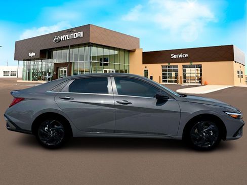New 2026 Hyundai Elantra SEL Sport Premium FWD image 9