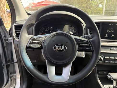 Used 2022 Kia Sportage LX image 14