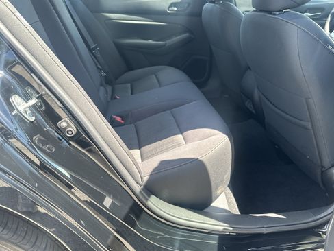Used 2025 Nissan Altima 2.5 SV FWD image 15