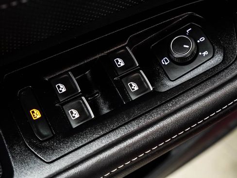 Used 2025 Volkswagen Atlas SEL Premium R-Line AWD/4WD image 42