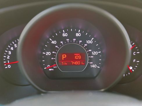 Used 2019 Kia Soul + FWD image 10