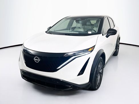 Used 2023 Nissan Ariya FWD image 3