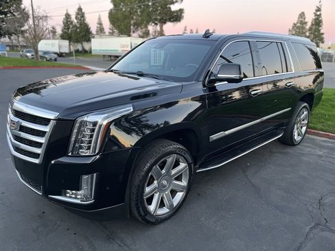 Used 2020 Cadillac Escalade ESV Luxury image 6